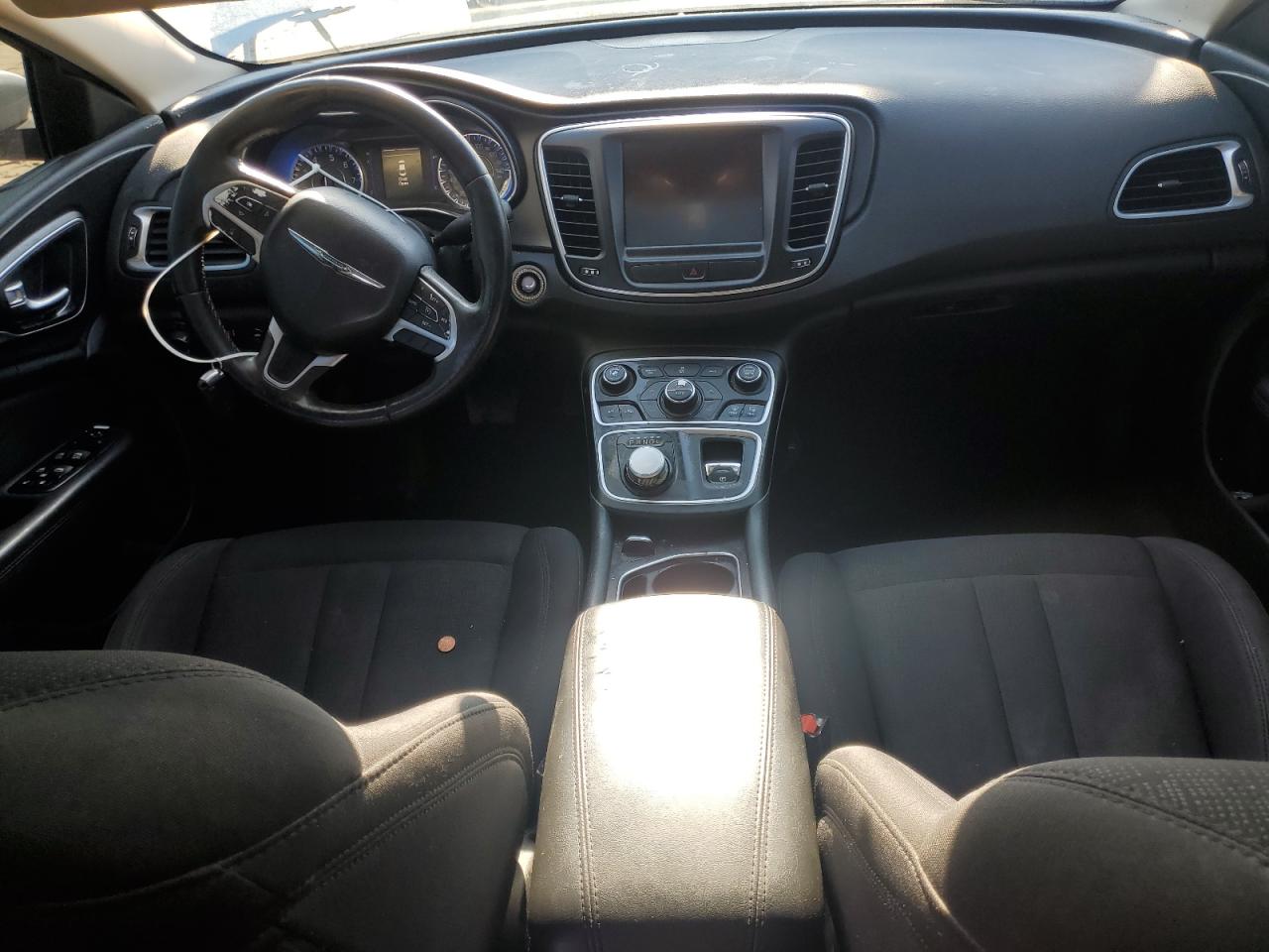 2015 Chrysler 200 Limited VIN: 1C3CCCAB0FN706682 Lot: 81027365