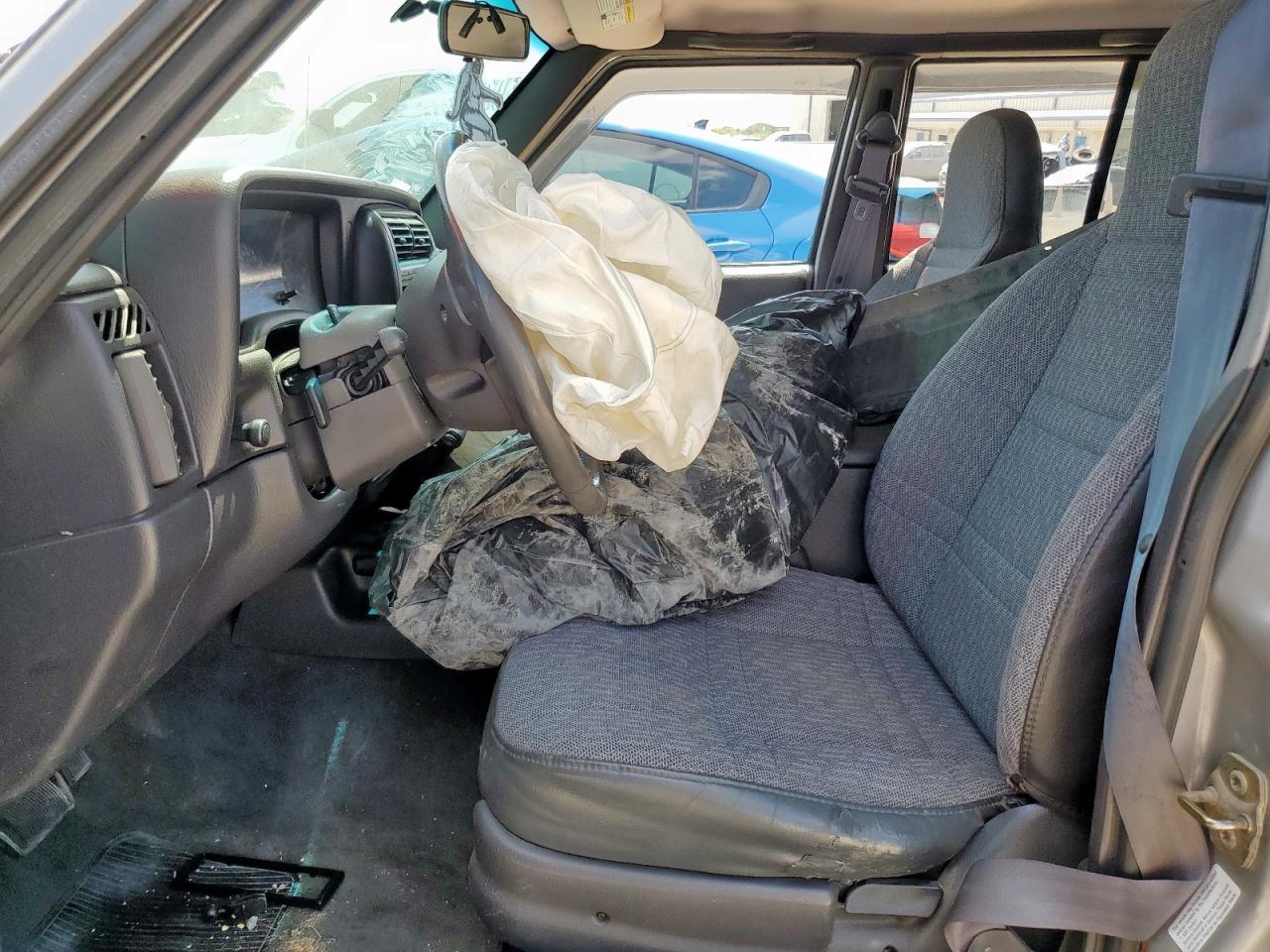 2000 Jeep Cherokee Sport VIN: 1J4FF48S2YL239771 Lot: 84818895