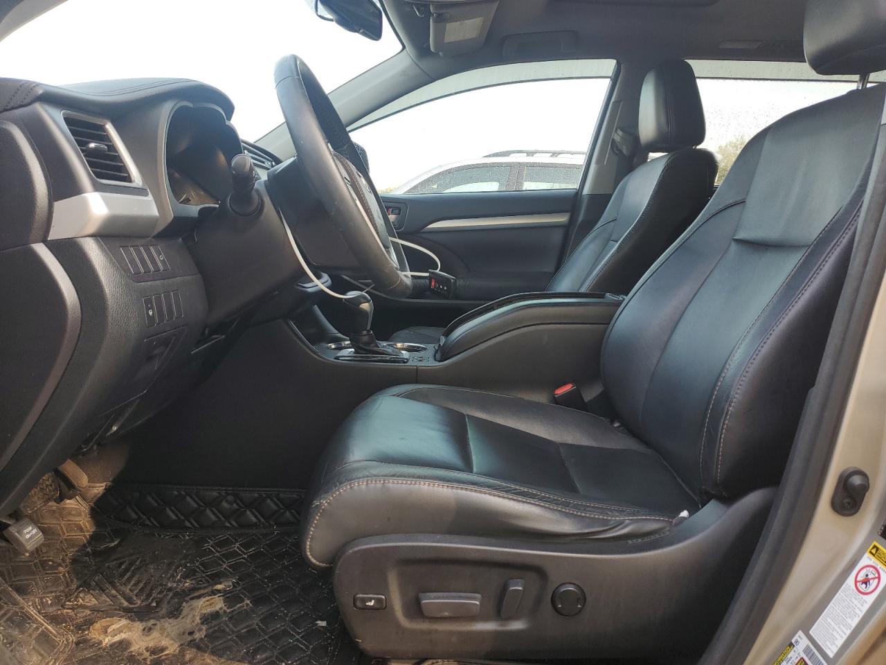 2016 Toyota Highlander Xle VIN: 5TDJKRFH5GS293885 Lot: 70996605