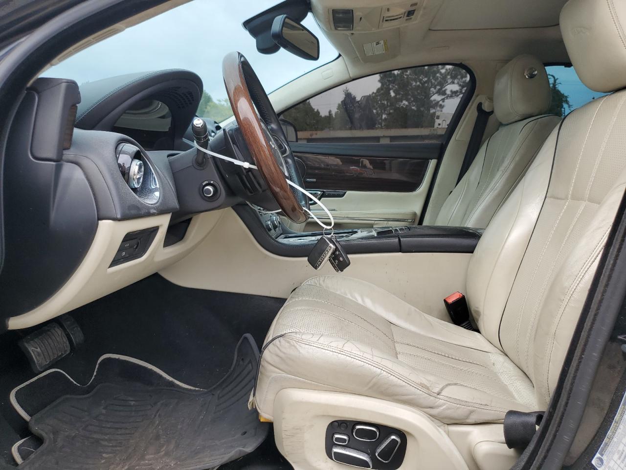 2015 Jaguar Xjl Portfolio VIN: SAJWJ2GD3F8V83459 Lot: 81664025