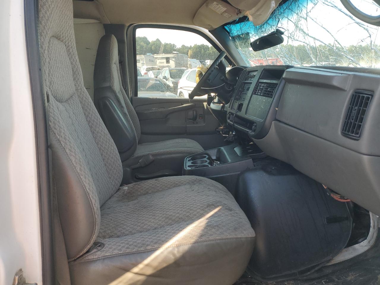 2006 Chevrolet Express G1500 VIN: 1GCFG15T261145400 Lot: 84548725