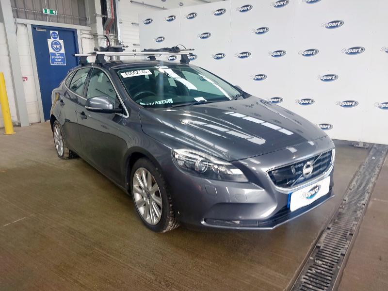 2014 VOLVO V40 SE LUX NAV D3 