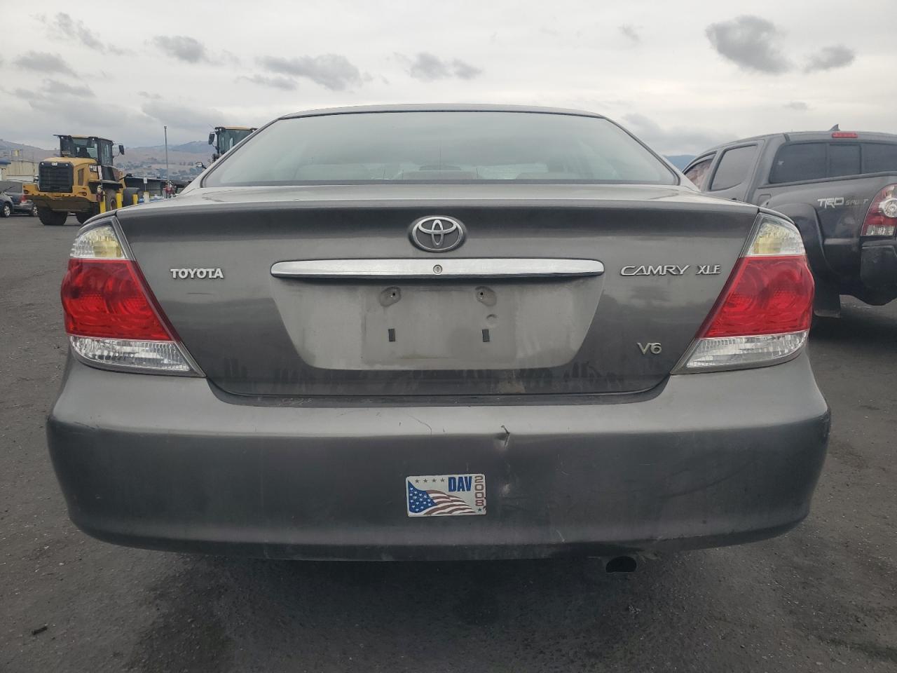 2005 Toyota Camry Le VIN: 4T1BF30K65U606800 Lot: 81893455