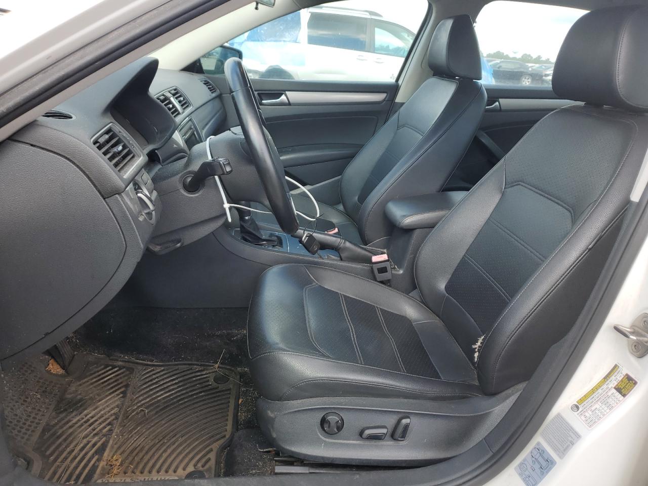 2015 Volkswagen Passat S VIN: 1VWAT7A35FC020665 Lot: 81085465