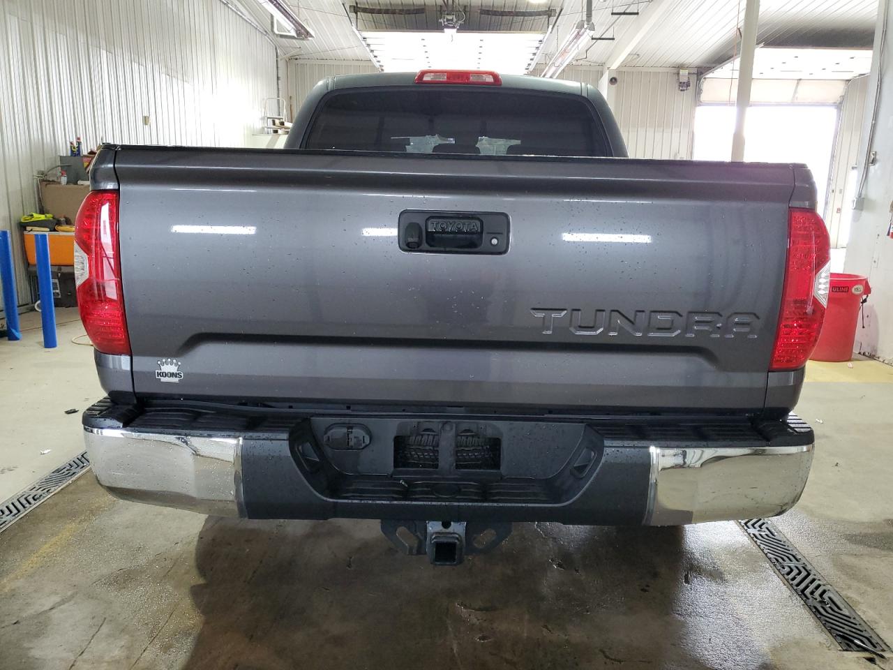 2018 Toyota Tundra Crewmax Sr5 VIN: 5TFDY5F11JX685092 Lot: 80987265