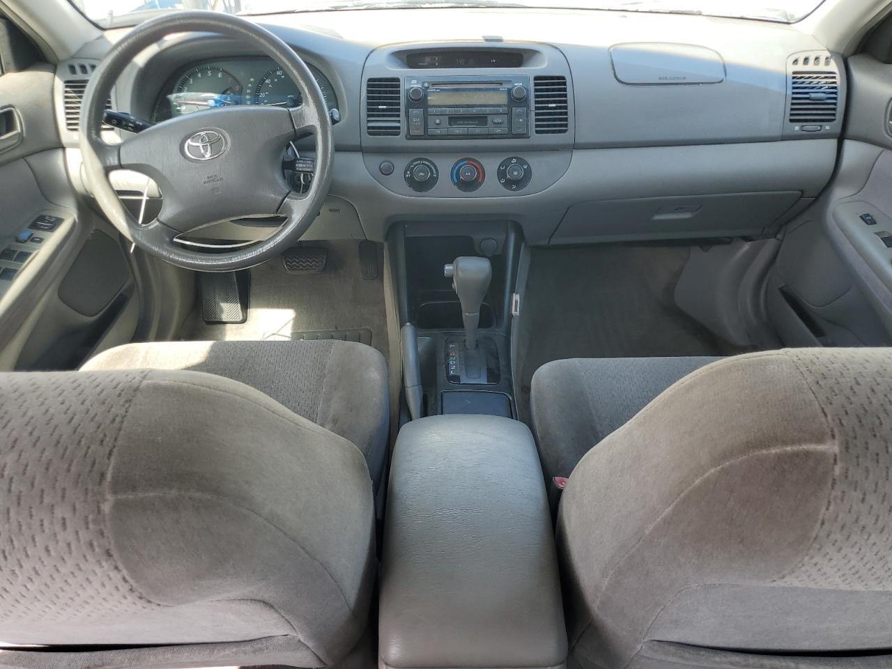 2003 Toyota Camry Le VIN: JTDBE32K330238018 Lot: 81648195