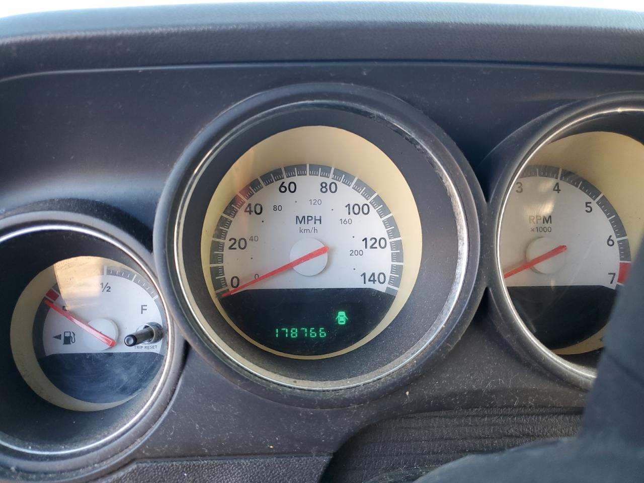 2009 Dodge Challenger Se VIN: 2B3LJ44V09H589522 Lot: 84022225