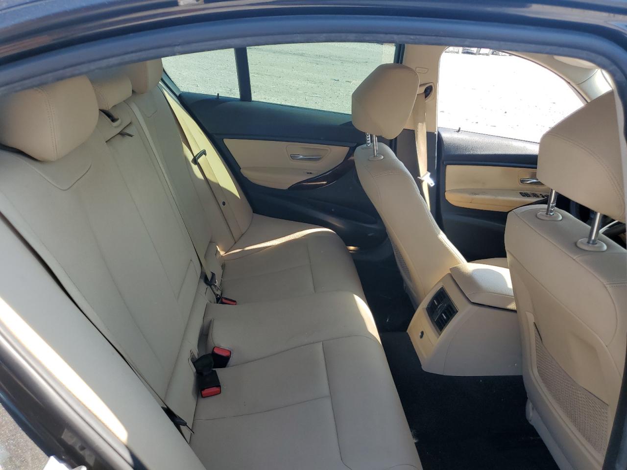 2018 BMW 320 Xi VIN: WBA8E5G58JNU48099 Lot: 81150835