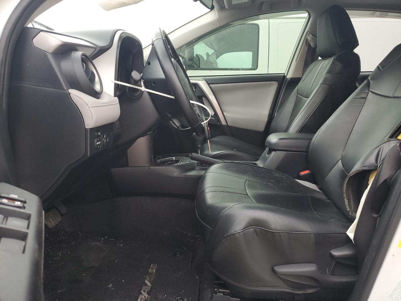 2017 Toyota Rav4 Xle VIN: JTMWFREV0HJ111025 Lot: 83826725