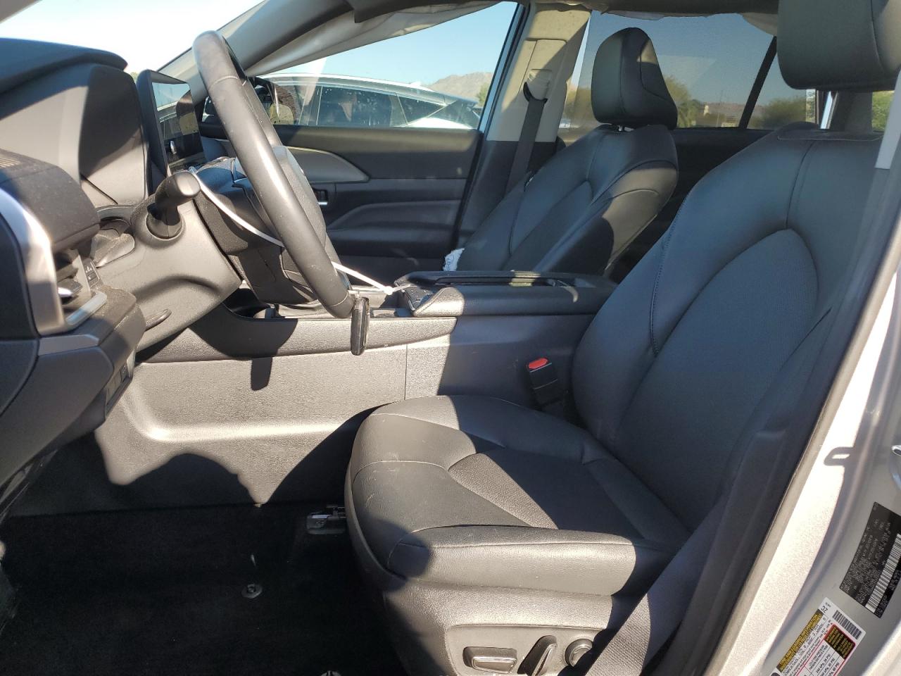 2024 Toyota Grand Highlander Xle VIN: 5TDAAAA5XRS006643 Lot: 83983835