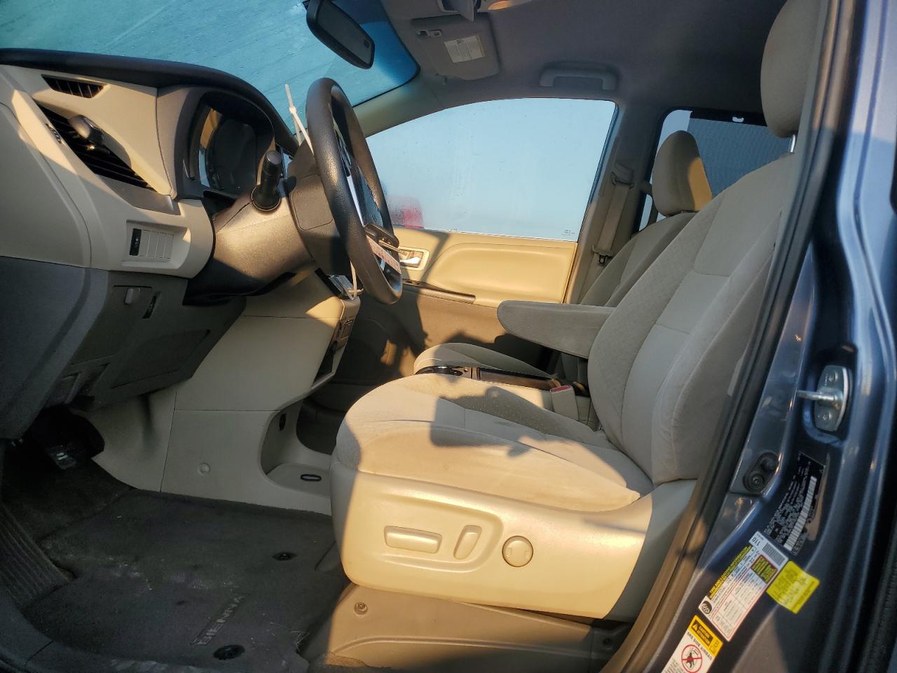 2015 Toyota Sienna Le VIN: 5TDKK3DC7FS647056 Lot: 71981905