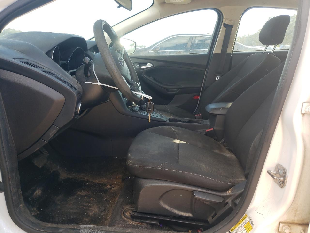 2018 Ford Focus Se VIN: 1FADP3F25JL215225 Lot: 84598325