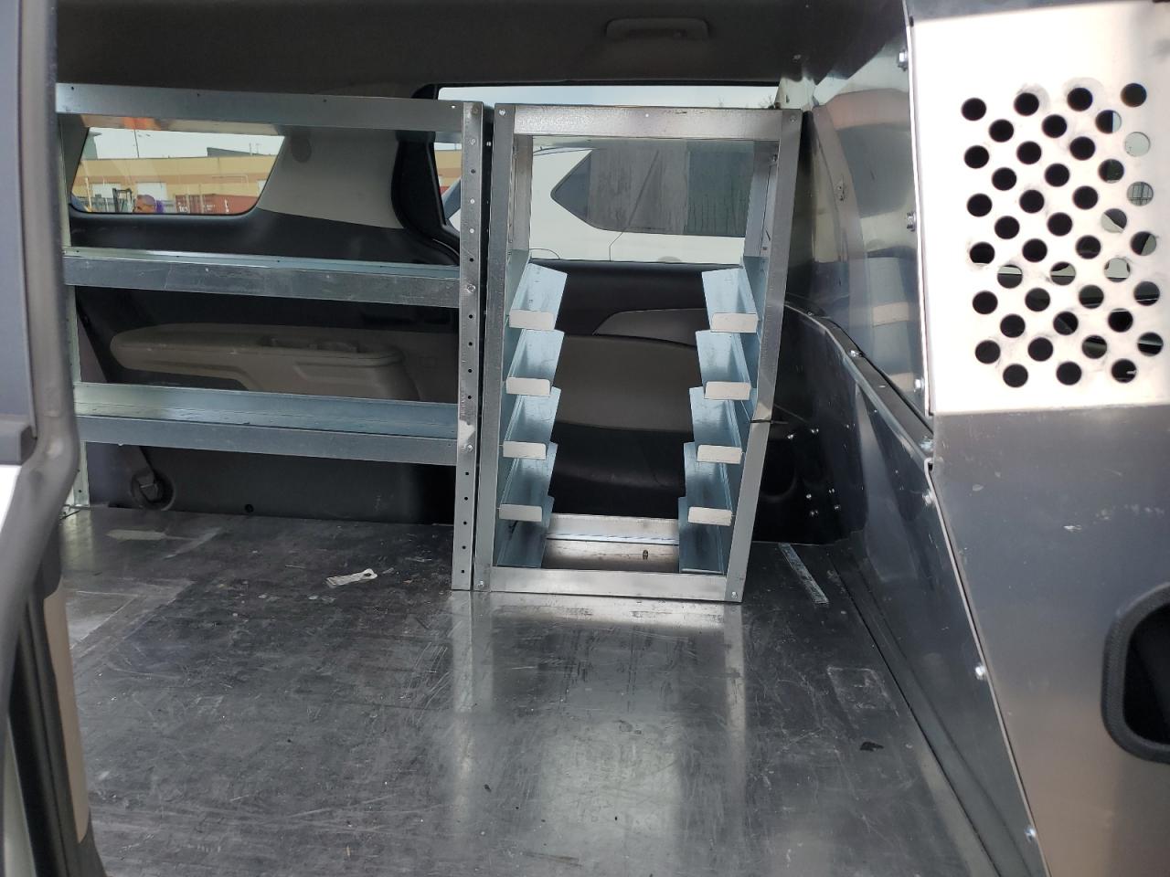 2025 Kia Carnival Lx VIN: KNDNB5K37S6520460 Lot: 70663875