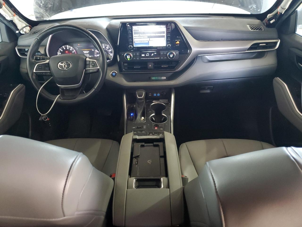 2022 Toyota Highlander Xle VIN: 5TDHZRBH3NS204246 Lot: 71142385