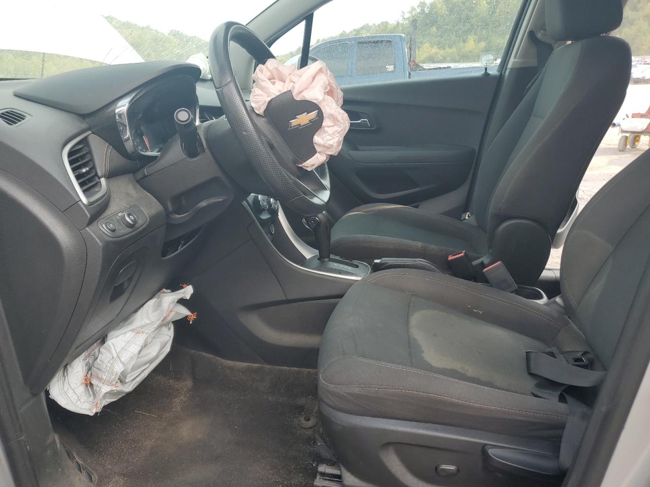 2019 Chevrolet Trax Ls VIN: 3GNCJNSB9KL270427 Lot: 81367075