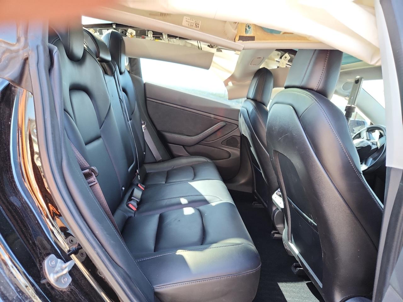 2018 Tesla Model 3 VIN: 5YJ3E1EA4JF060288 Lot: 93311375