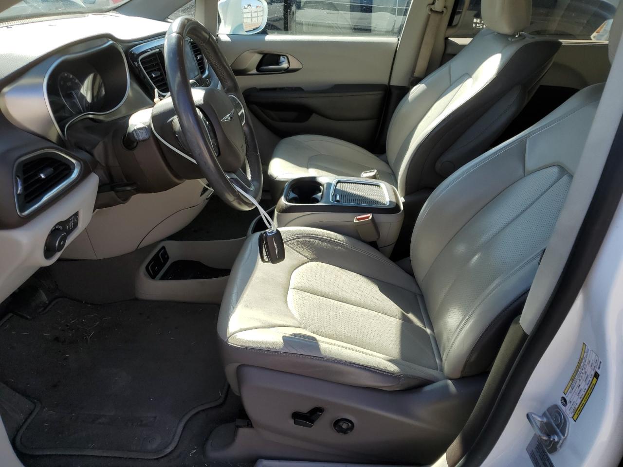 2017 Chrysler Pacifica Touring L Plus VIN: 2C4RC1EG2HR577768 Lot: 81825305