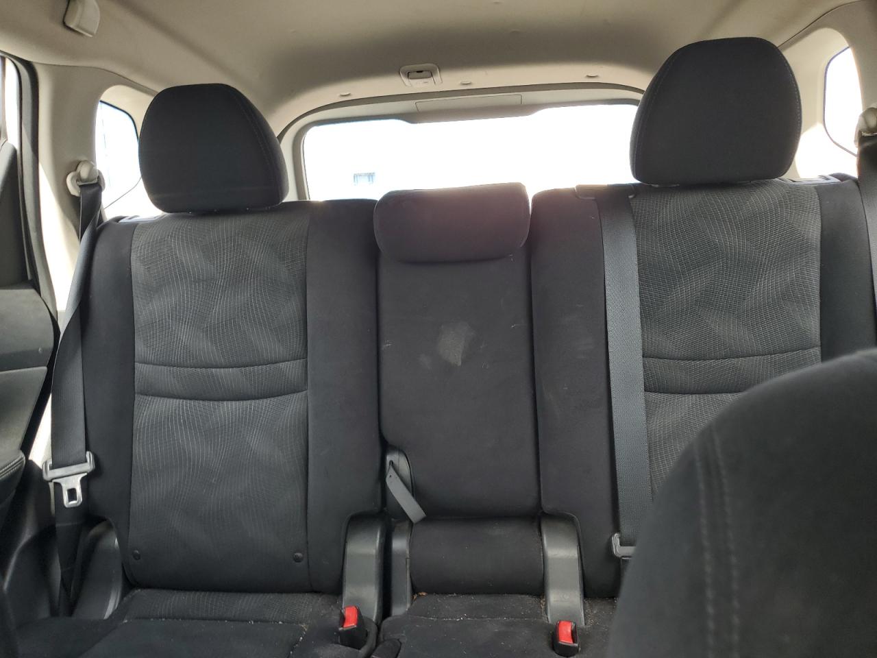 2015 Nissan Rogue S VIN: 5N1AT2MT5FC761816 Lot: 81117525