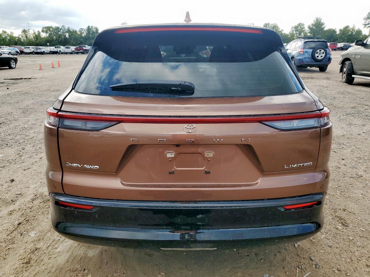 2025 Toyota Crown Signia Xle VIN: JTDACAAJ7S3018134 Lot: 84009385