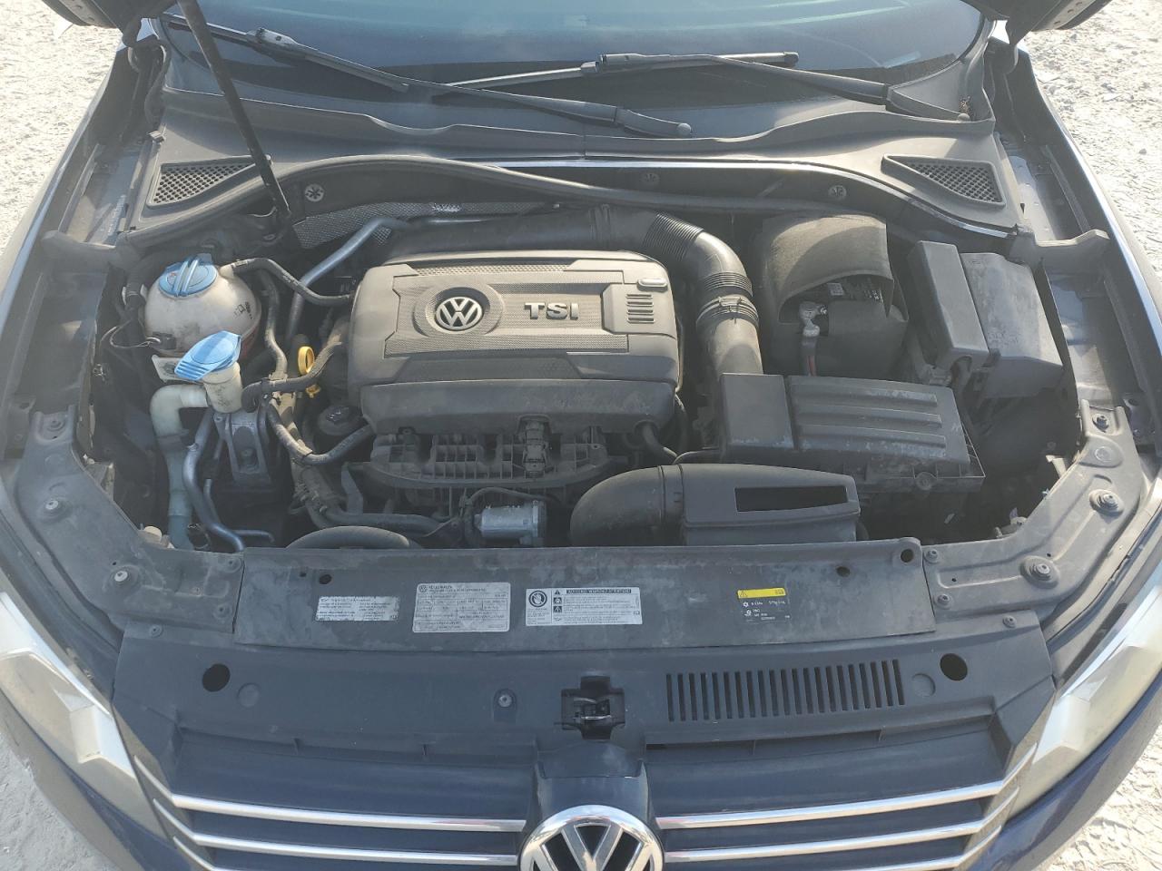 2015 Volkswagen Passat S VIN: 1VWAS7A34FC117990 Lot: 82172835