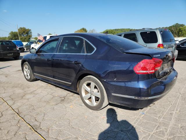 Sedans VOLKSWAGEN PASSAT 2013 Granatowy