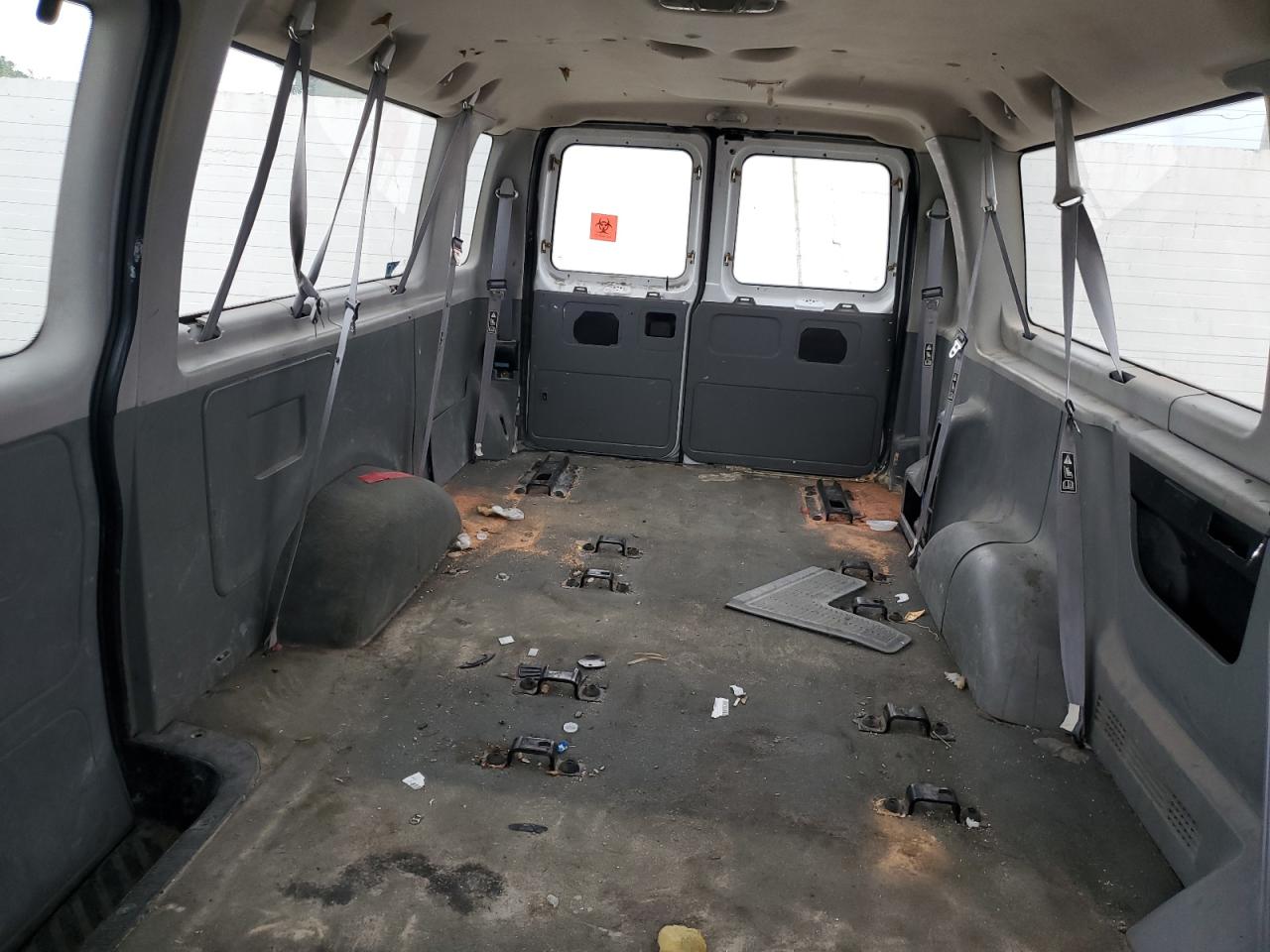 2004 Ford Econoline E350 Super Duty Wagon VIN: 1FBSS31L64HA32962 Lot: 80161095