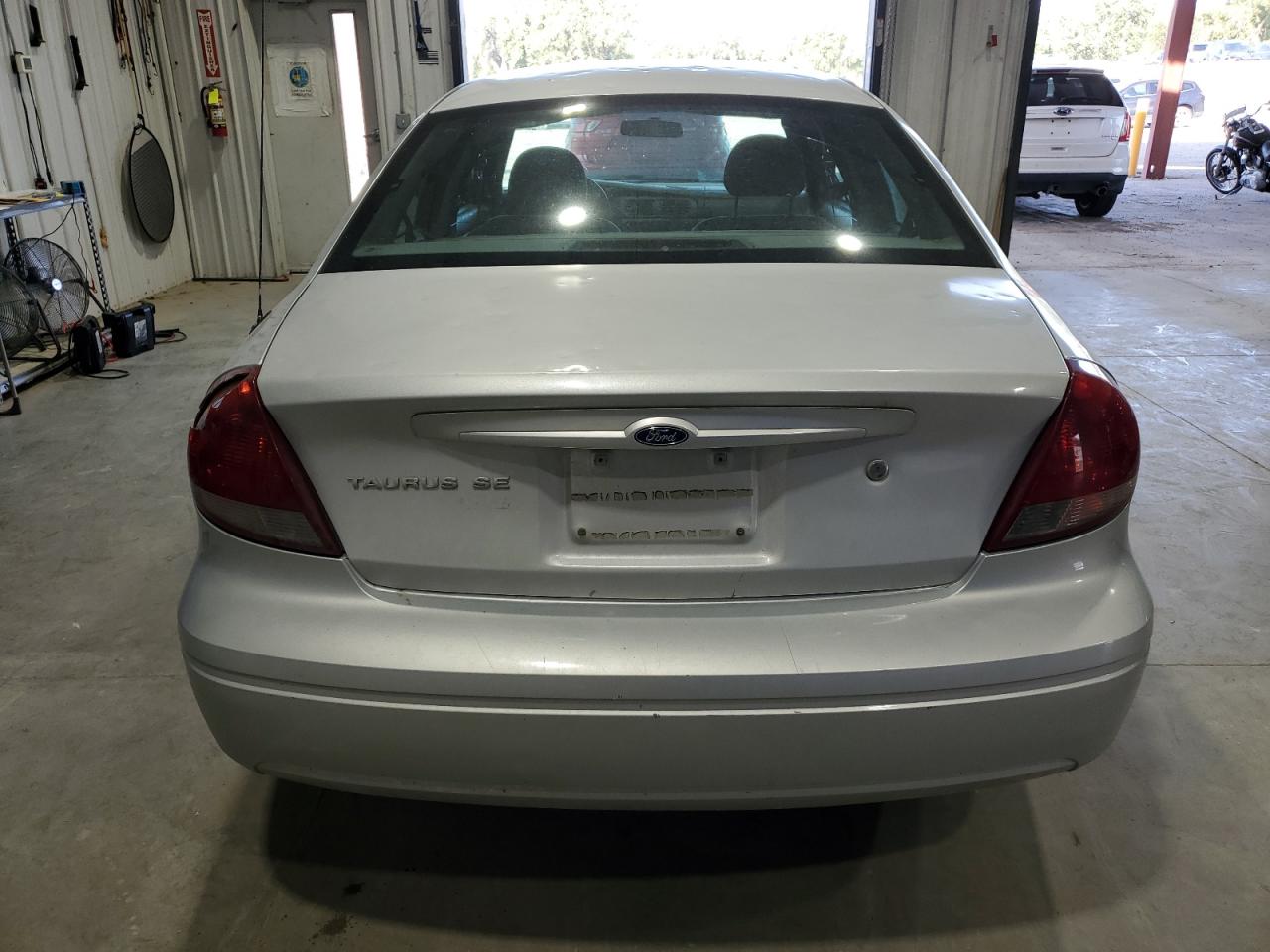 2005 Ford Taurus Se VIN: 1FAFP53245A208793 Lot: 69040365