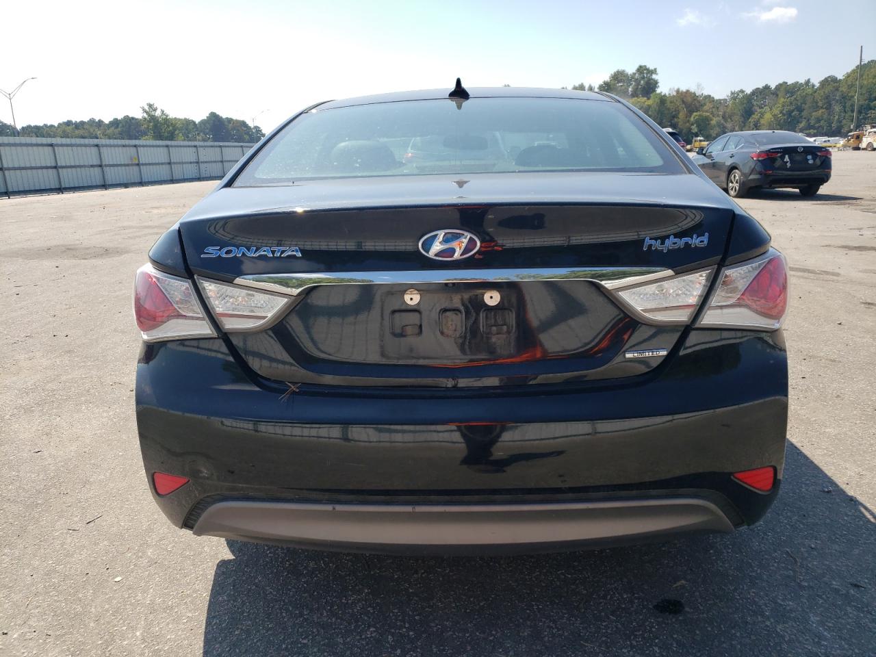 2015 Hyundai Sonata Hybrid VIN: KMHEC4A42FA125828 Lot: 83864655