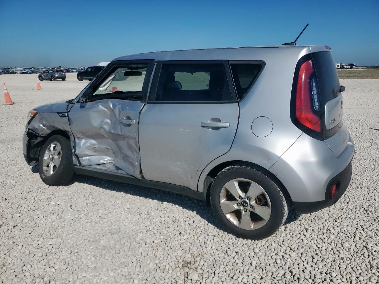 2017 Kia Soul KNDJN2A27H7435974 photo #3