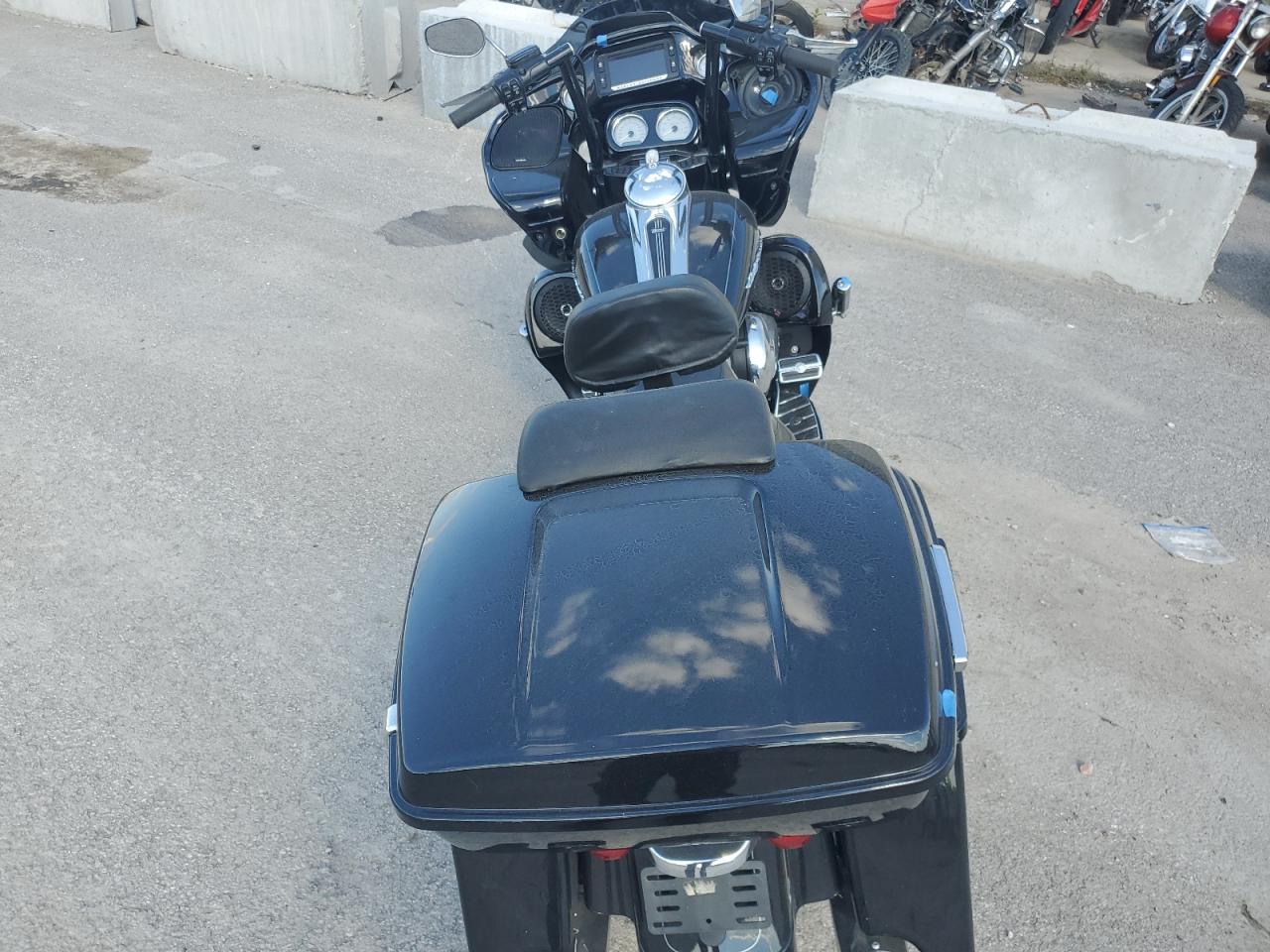 2015 Harley-Davidson Fltrxs Road Glide Special VIN: 1HD1KTM11FB617454 Lot: 84194285