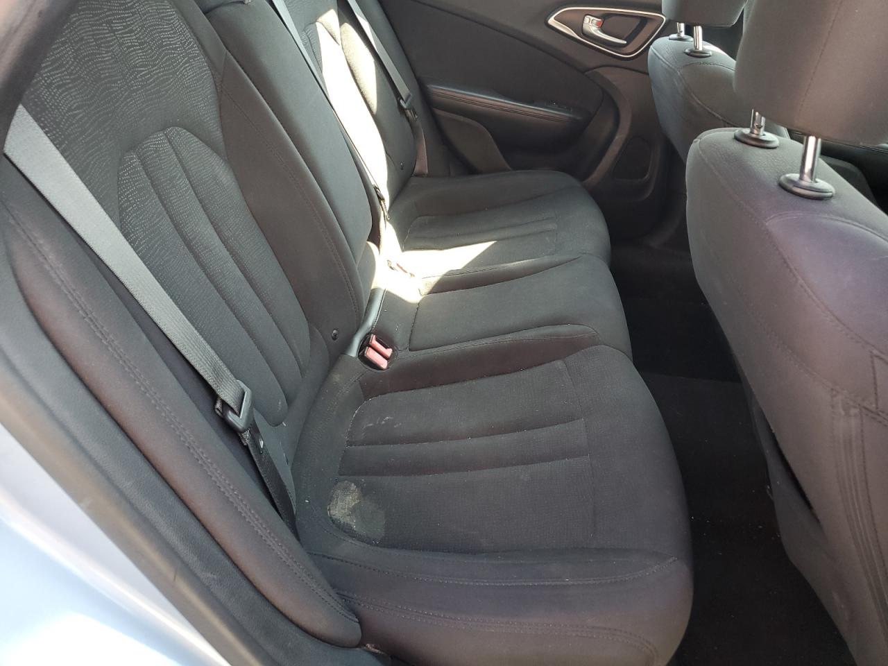 2015 Chrysler 200 Limited VIN: 1C3CCCAB5FN617447 Lot: 81732955