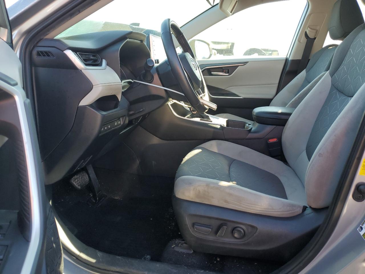 2020 Toyota Rav4 Xle VIN: 2T3W1RFV9LC078034 Lot: 81770625