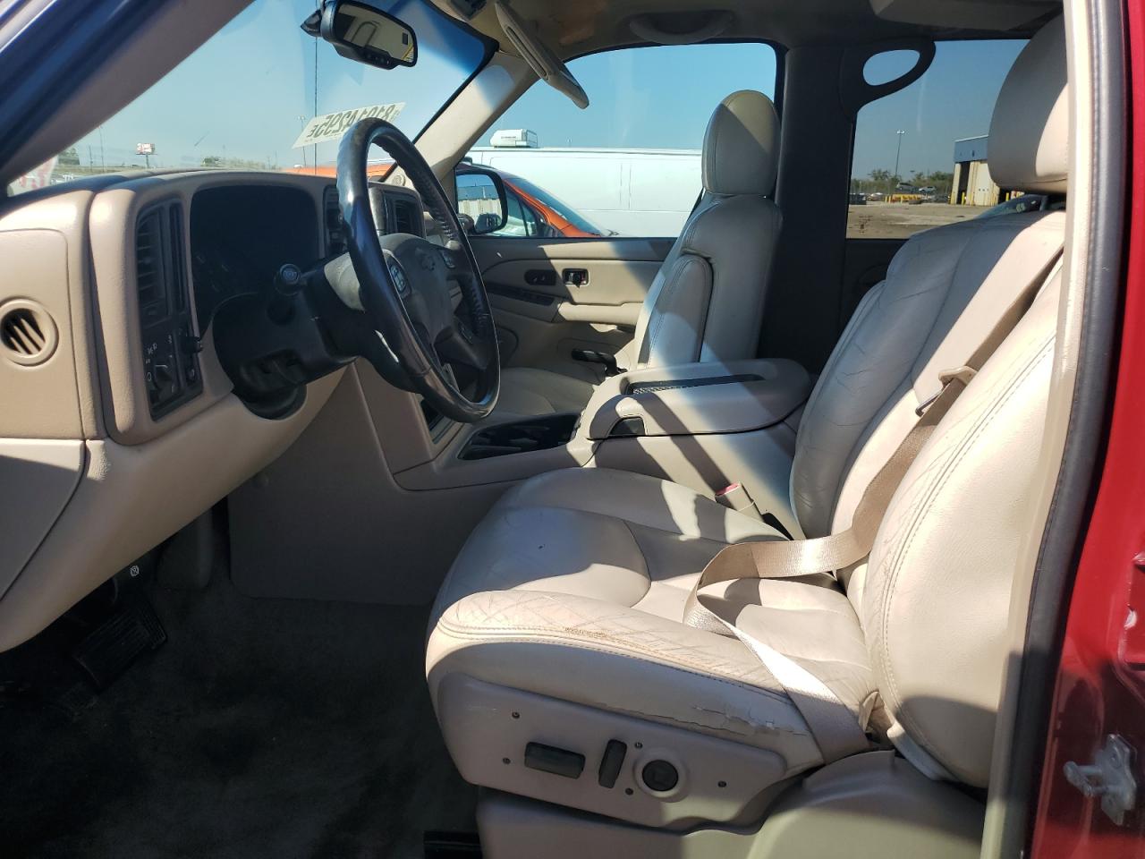 2005 Chevrolet Suburban C1500 VIN: 3GNEC16Z15G132591 Lot: 81914295