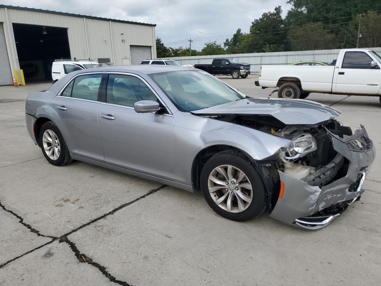 2015 Chrysler 300 Limited VIN: 2C3CCAAG5FH898397 Lot: 84817275