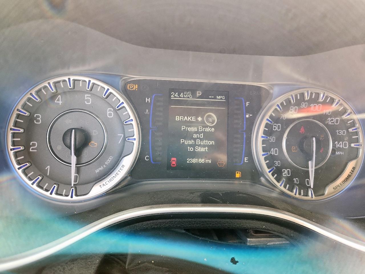 2015 Chrysler 200 Limited VIN: 1C3CCCAB5FN571571 Lot: 81831885