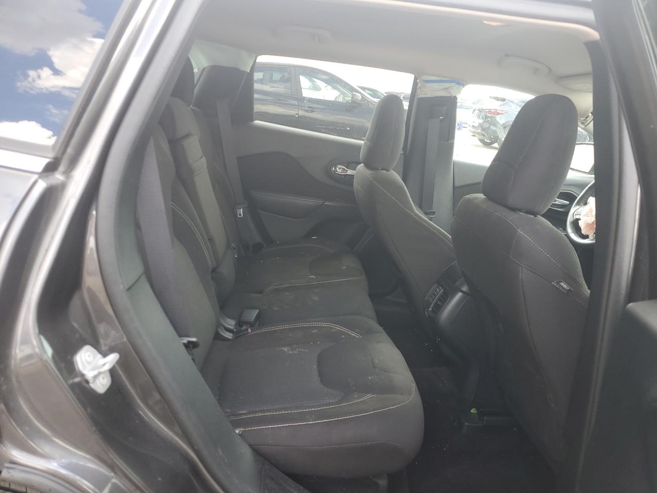 2016 Jeep Cherokee Latitude VIN: 1C4PJLCS7GW178067 Lot: 83981055