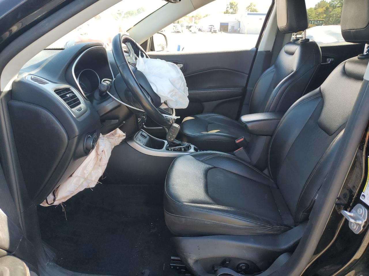 2018 Jeep Compass Latitude VIN: 3C4NJCBB1JT271947 Lot: 70403345