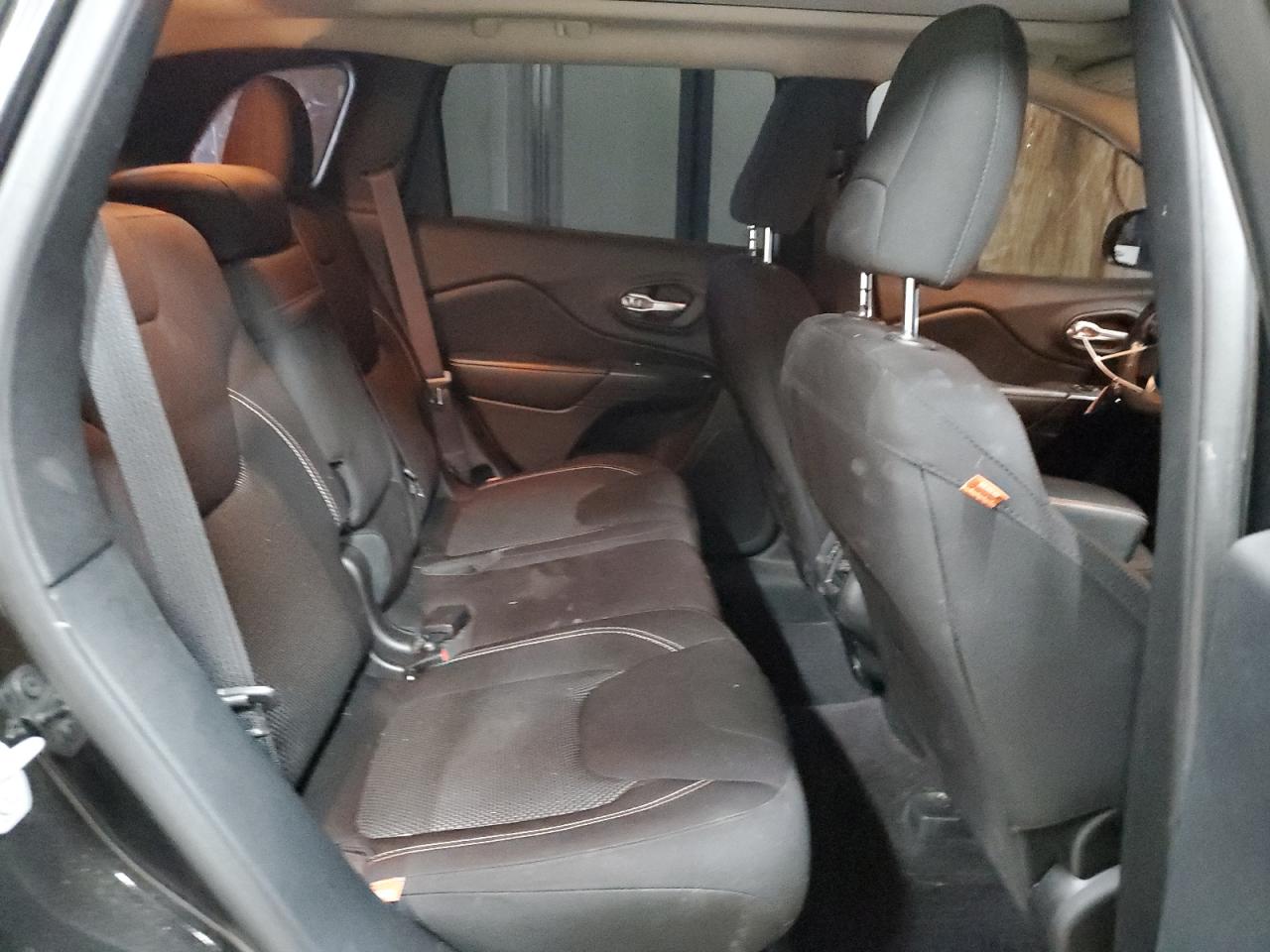 2016 Jeep Cherokee Latitude VIN: 1C4PJLCB2GW302973 Lot: 80261925