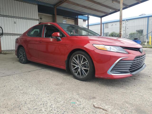 TOYOTA CAMRY 2023 Красный
