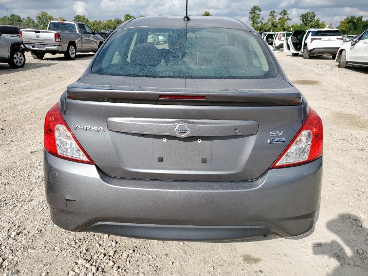 2018 Nissan Versa S VIN: 3N1CN7AP3JL842731 Lot: 81450165