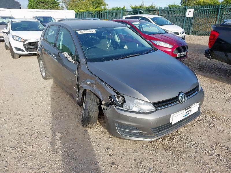 2014 VOLKSWAGEN GOLF SE BLUEMOTION TECH T 