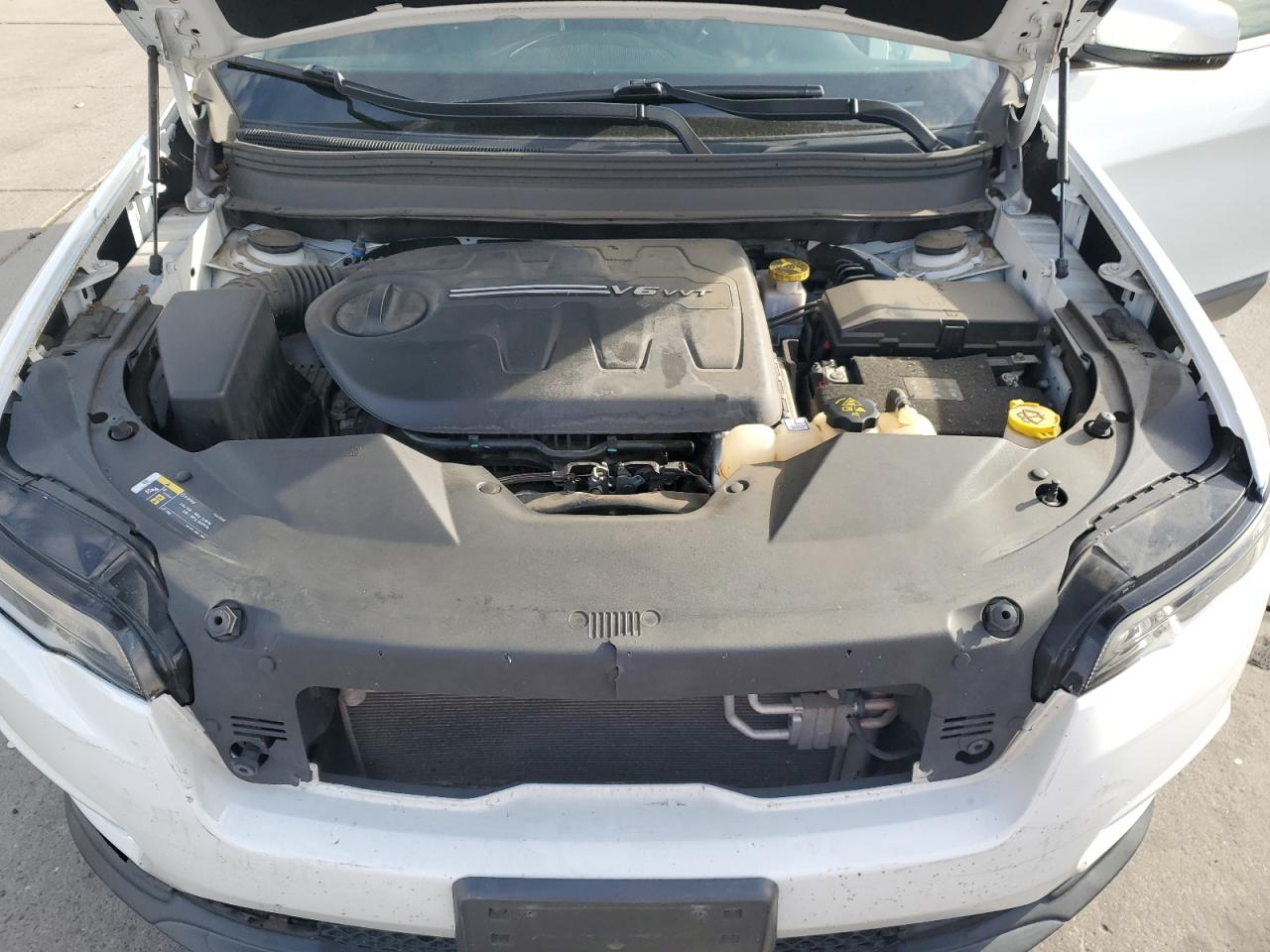 2019 Jeep Cherokee Latitude Plus VIN: 1C4PJMLX5KD156204 Lot: 81921785