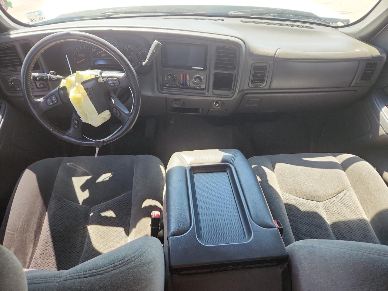 2005 Chevrolet Silverado C1500 VIN: 2GCEC19T551374437 Lot: 84639095