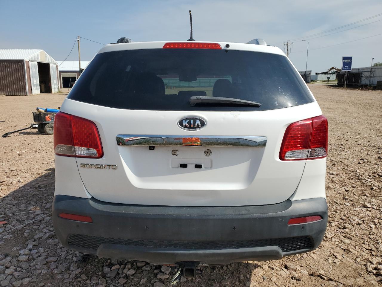 2011 Kia Sorento Base VIN: 5XYKTCA17BG143498 Lot: 83870305