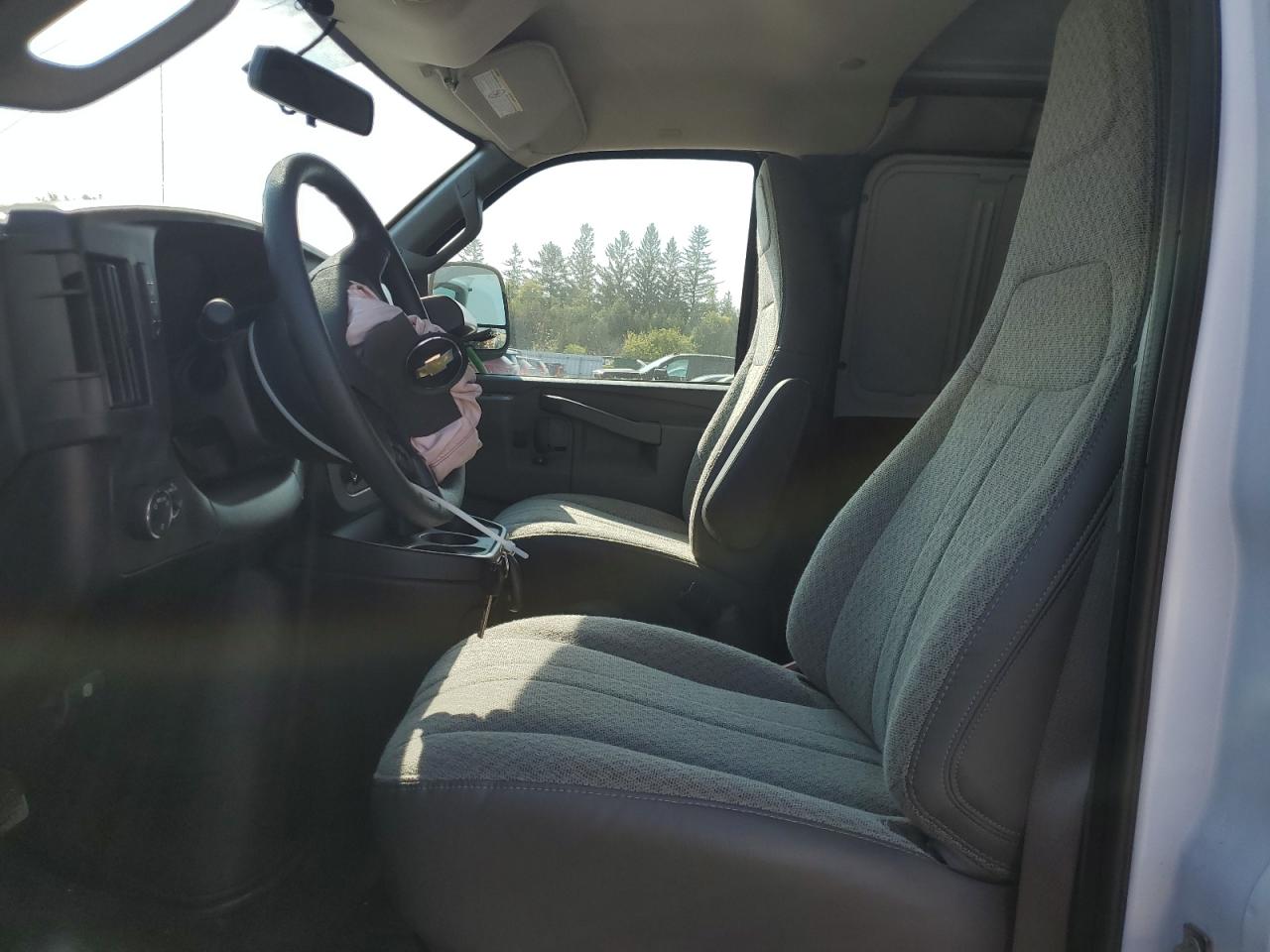 2025 Chevrolet Express G2500 VIN: 1GCWGAFP6S1150868 Lot: 81196925