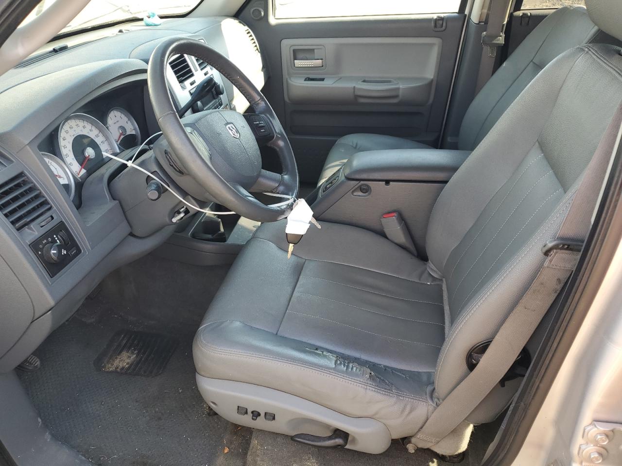2005 Dodge Dakota Quad Laramie VIN: 1D7HW58N85S256886 Lot: 81697985