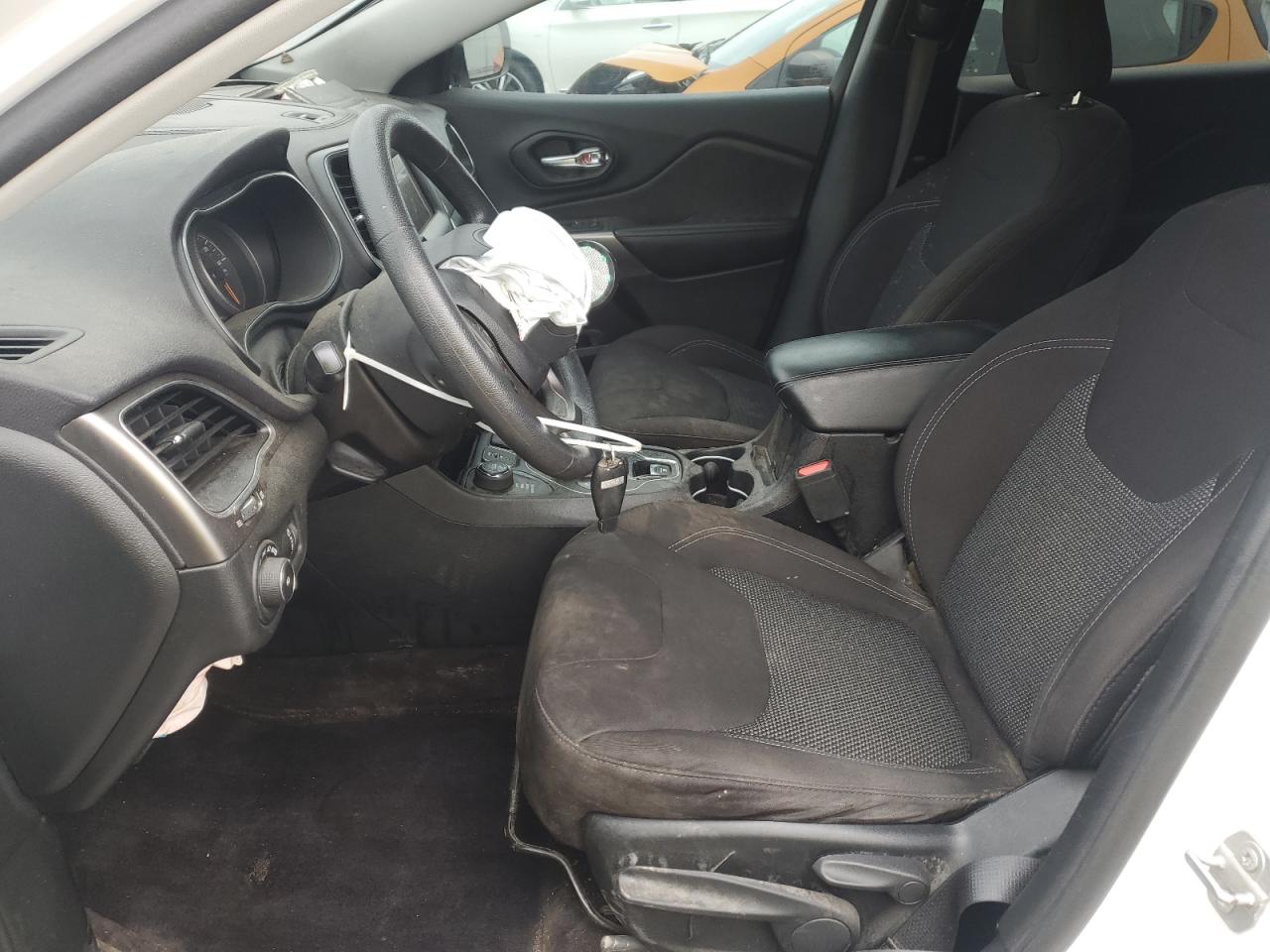 2019 Jeep Cherokee Latitude VIN: 1C4PJMCB0KD132428 Lot: 81612285