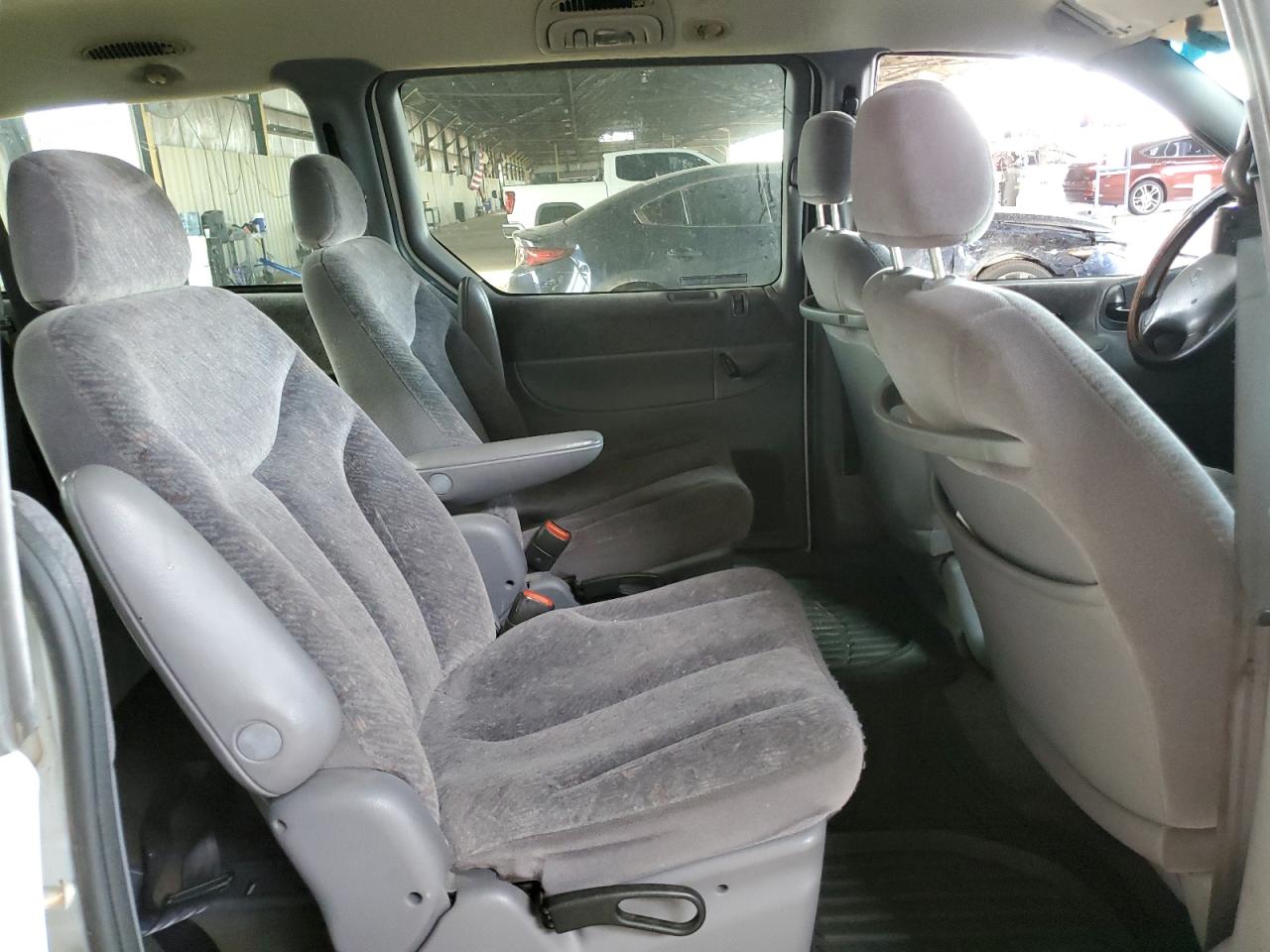 2000 Chrysler Town & Country Lx VIN: 1C4GP44G1YB695954 Lot: 81362815