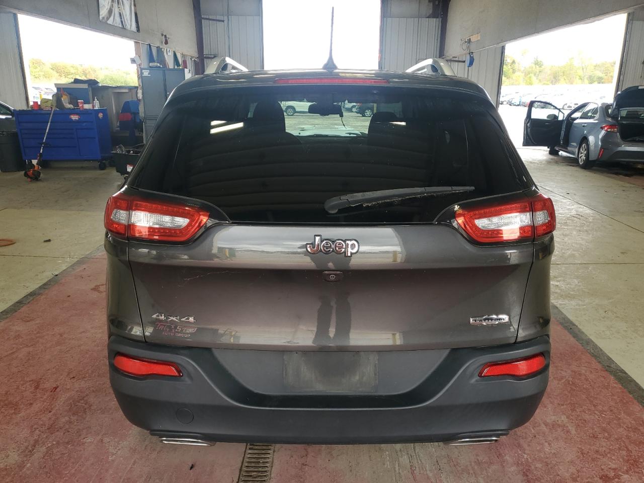 2015 Jeep Cherokee Latitude VIN: 1C4PJMCS9FW756075 Lot: 81757155