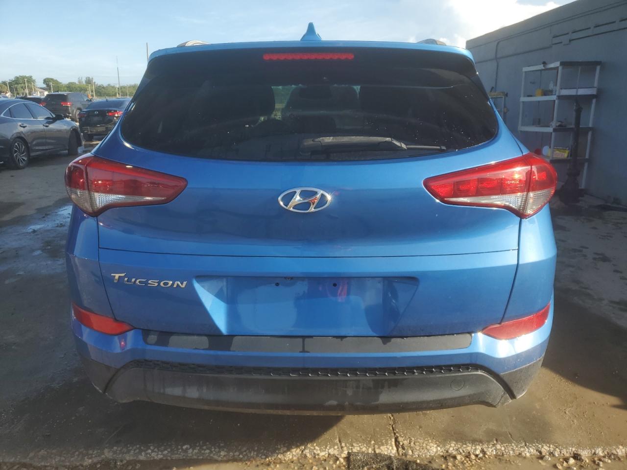 2017 Hyundai Tucson Limited VIN: KM8J33A48HU472624 Lot: 83935925